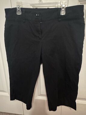 Women's Black Stretch Capri Pants - Tailored Mid-Rise